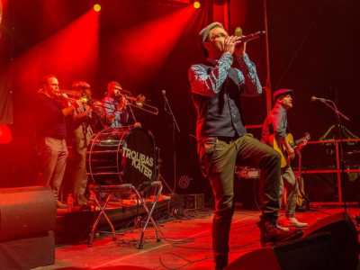 Troubas Kater bei ihrem Konzert im Garten des Parkhotel Gunten